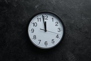 przyjdźcie kilka minut wcześniej